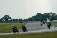 Evening Low_Mid Group Black Bikes